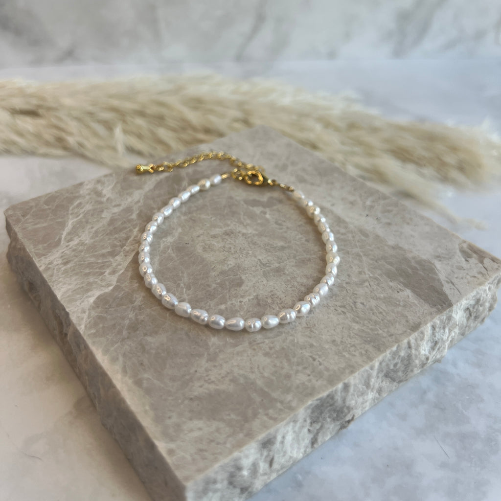 Dainty Freshwater Pearl Bracelet